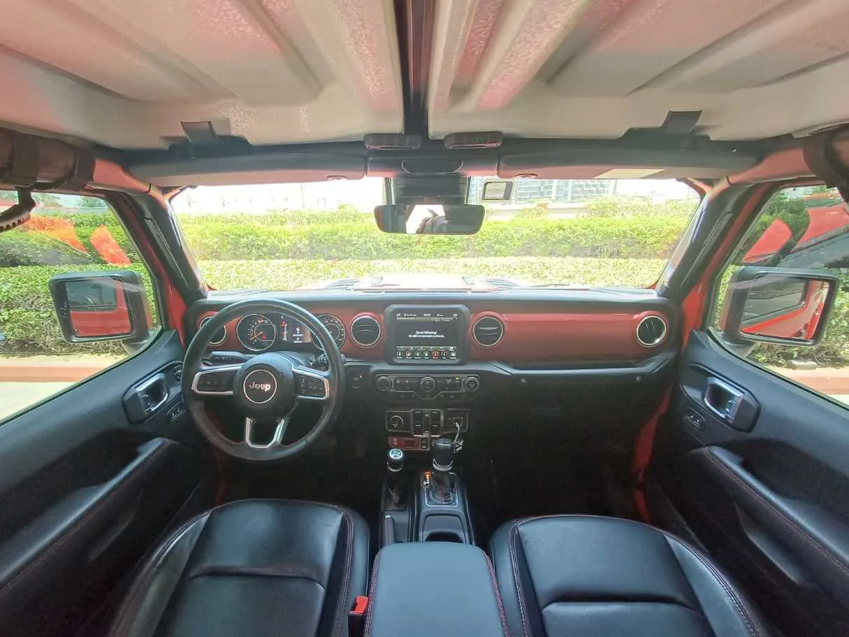 Car image 14