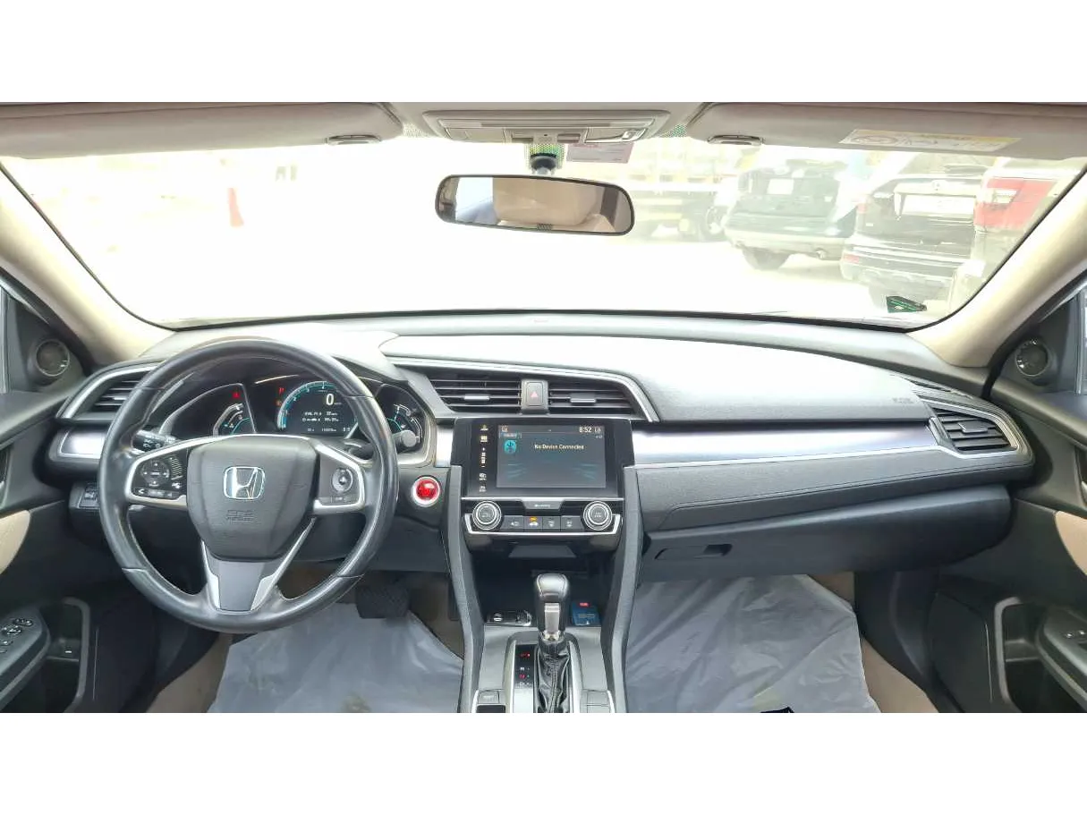 Car image 17