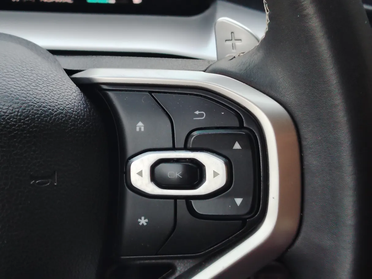 Car image 33