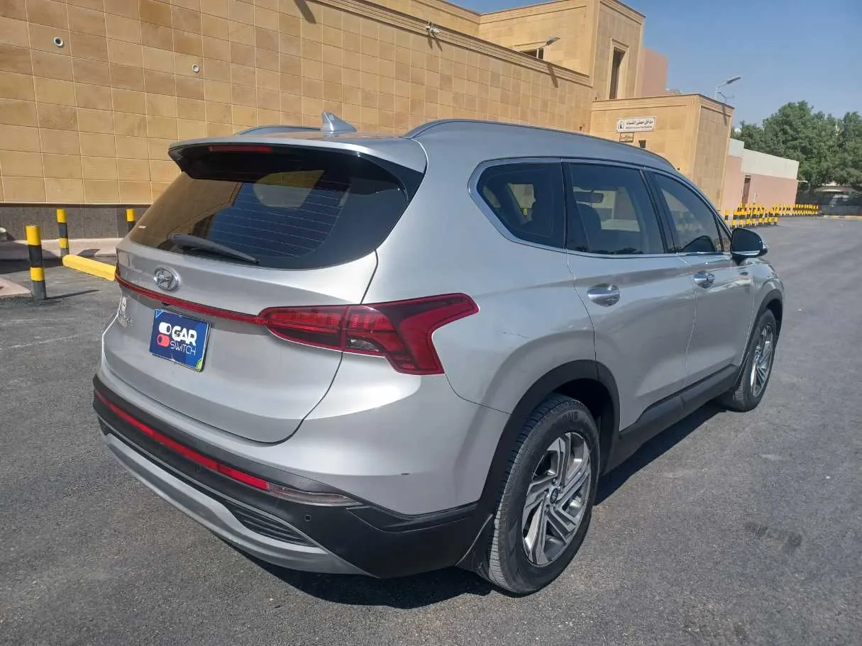 Car image 5