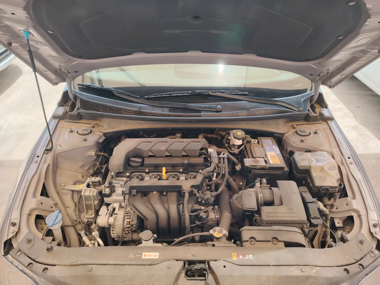 Car image 30