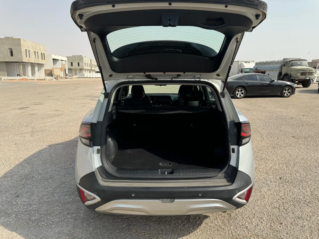 Car image 22
