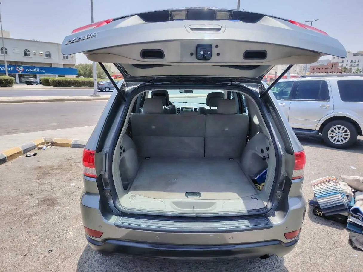 Car image 28