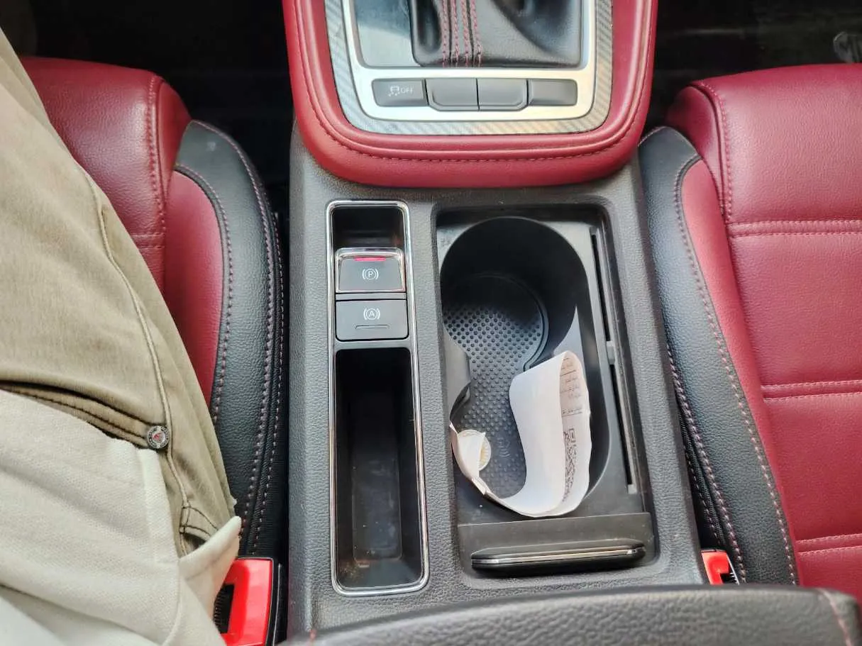 Car image 24
