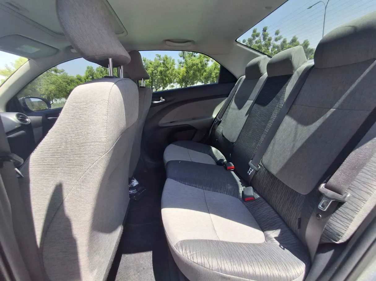 Car image 13