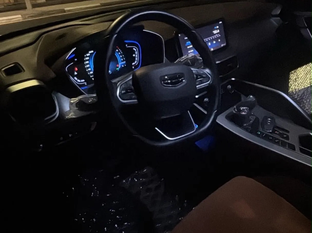 Car image 6