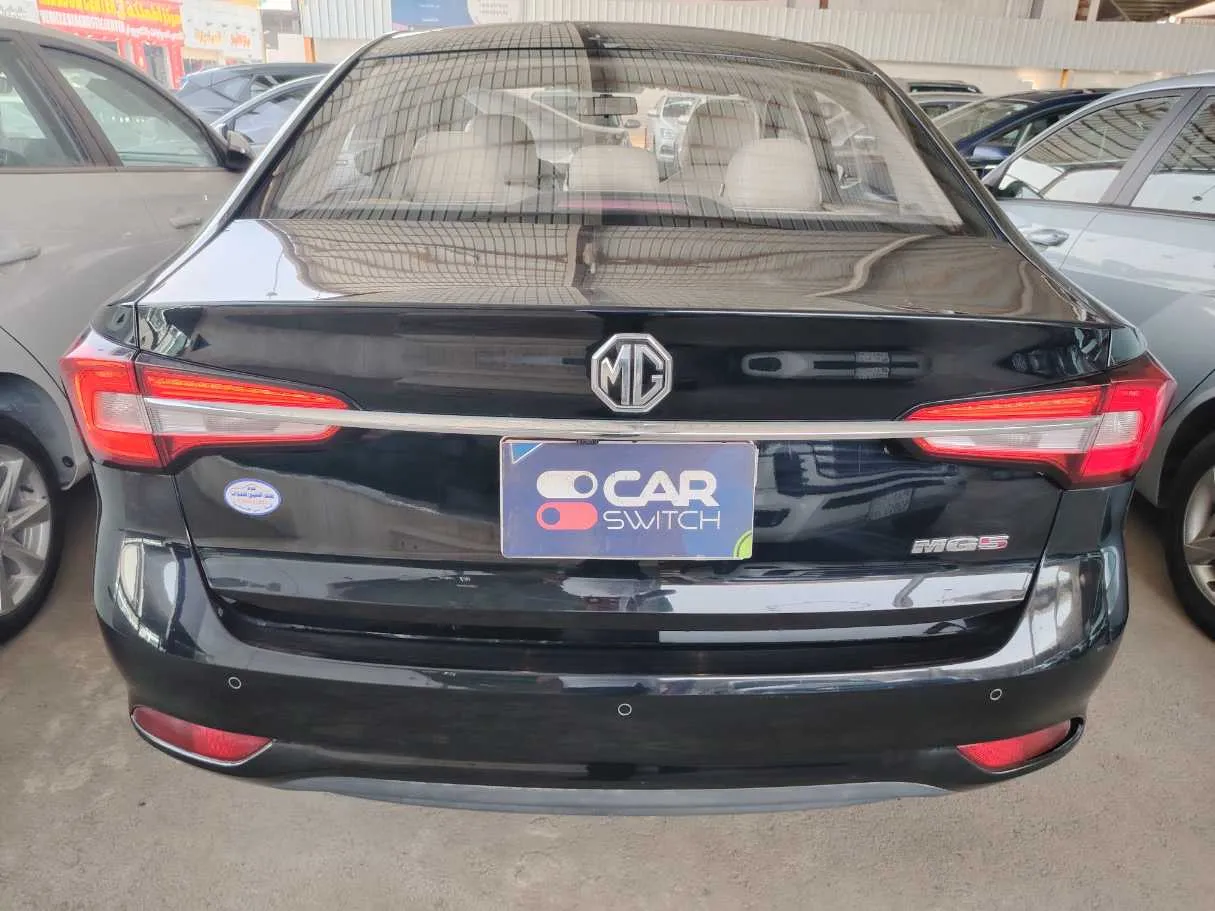 Car image 6