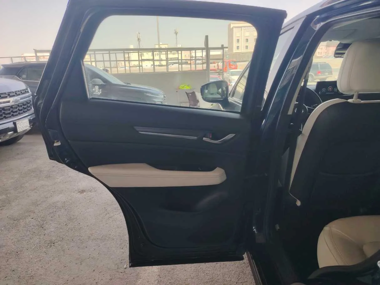 Car image 21