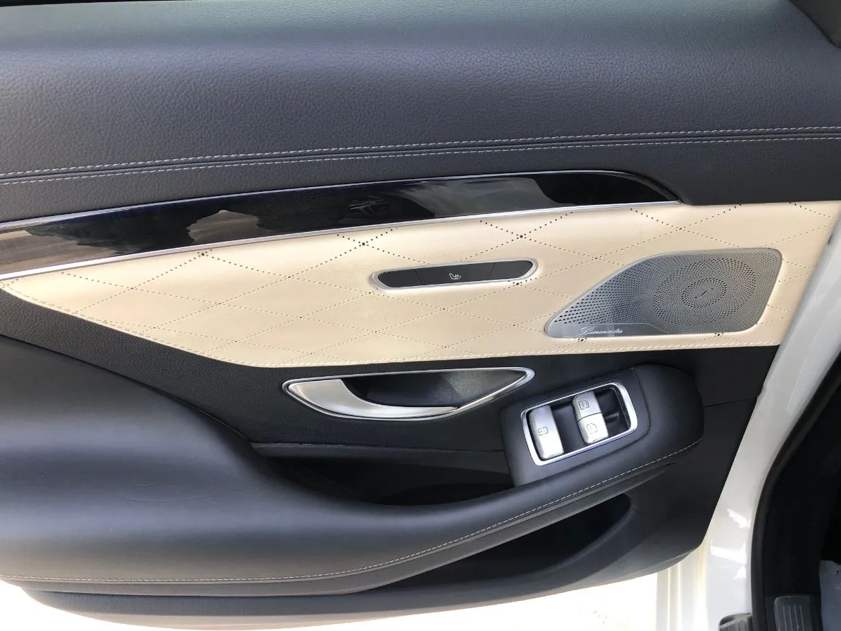 Car image 22