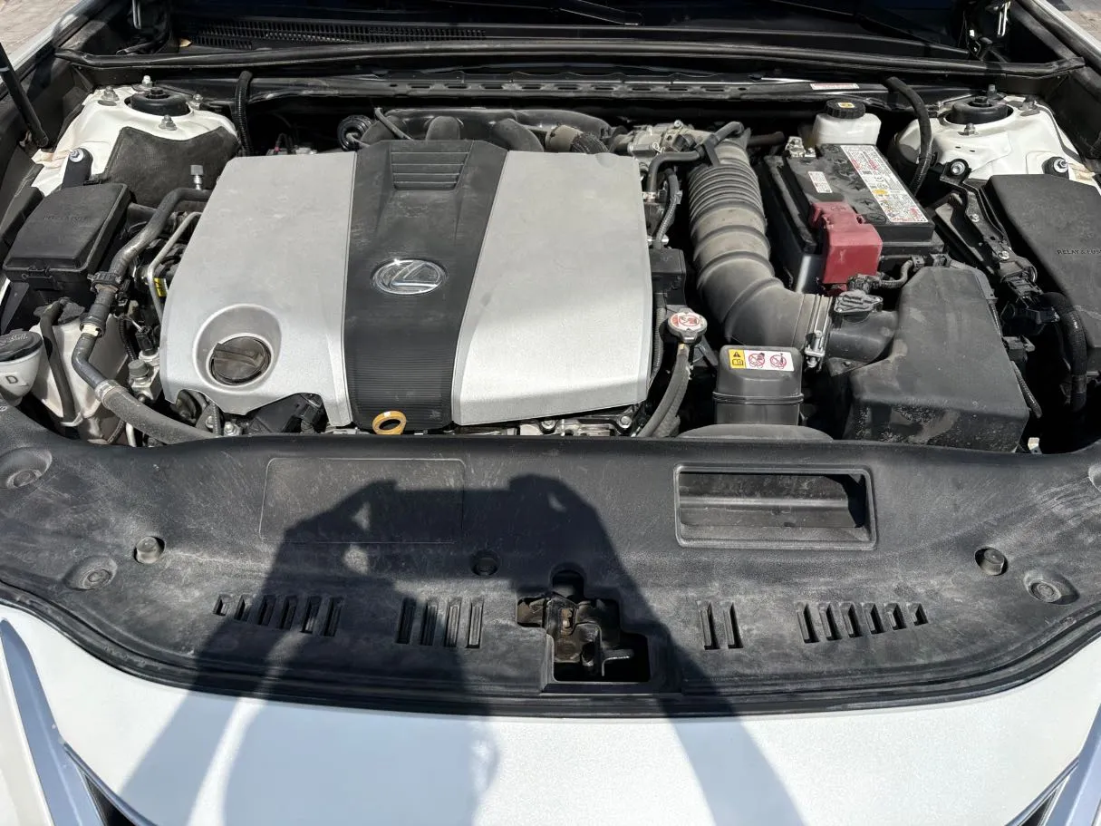Car image 26