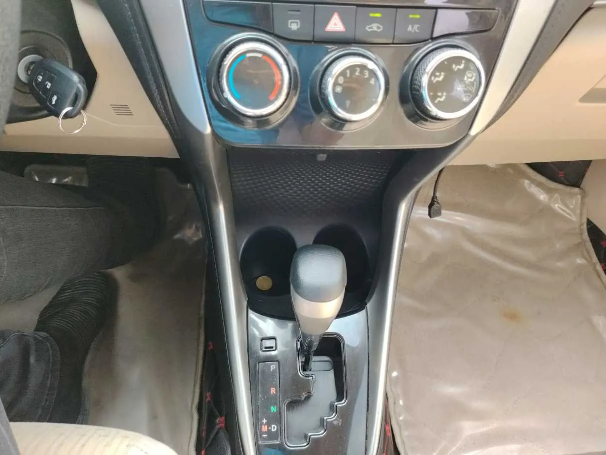 Car image 26
