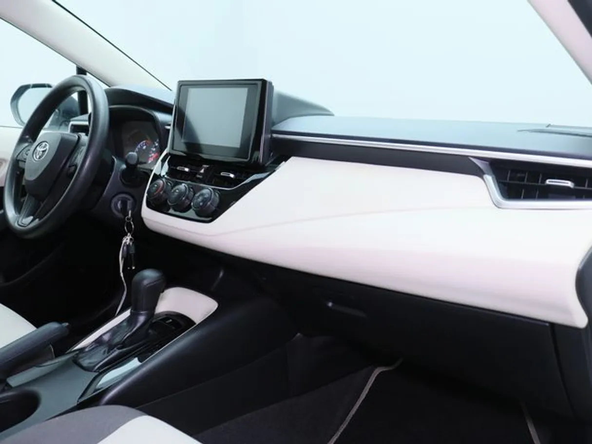 Car image 10