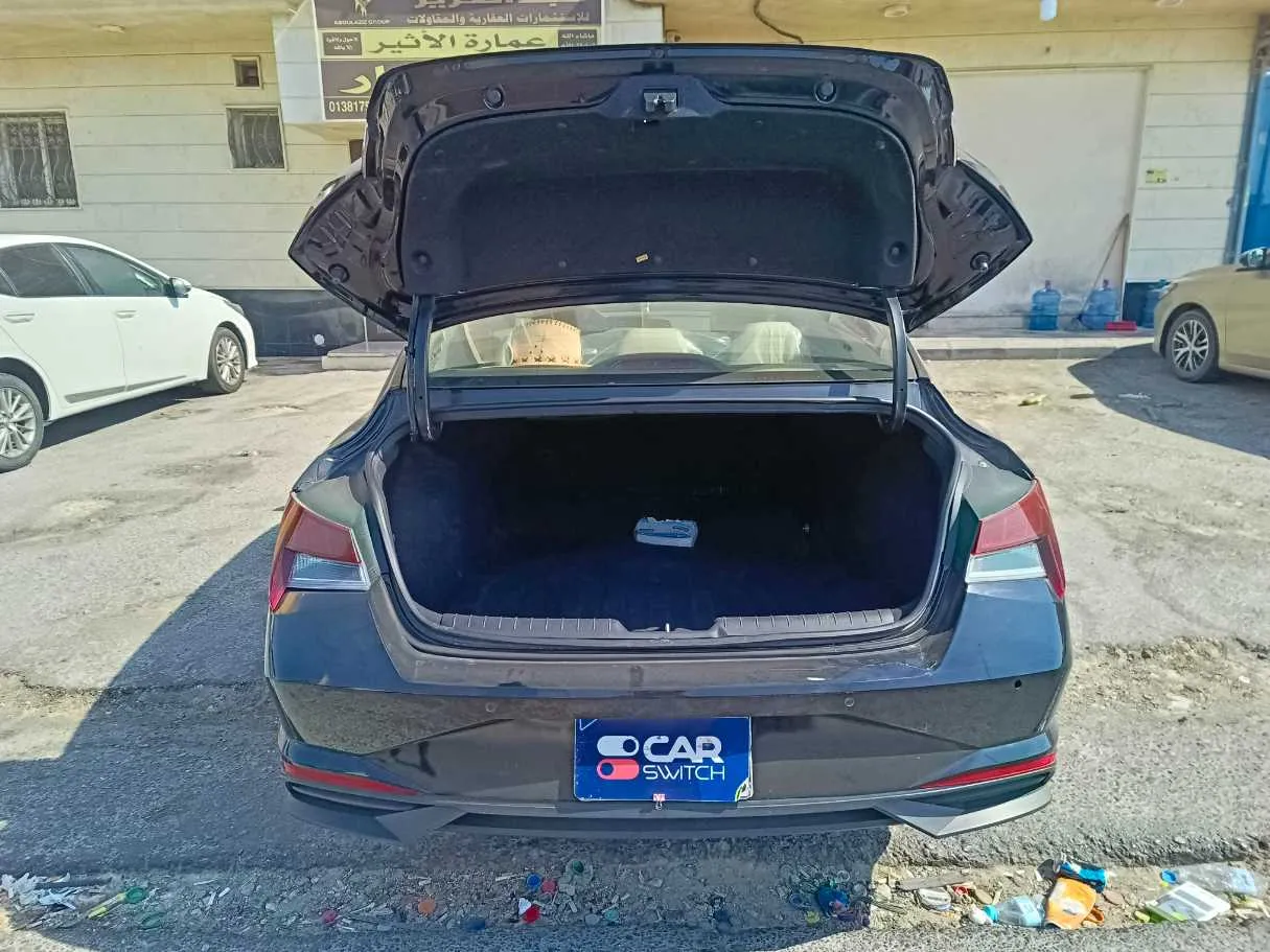 Car image 27