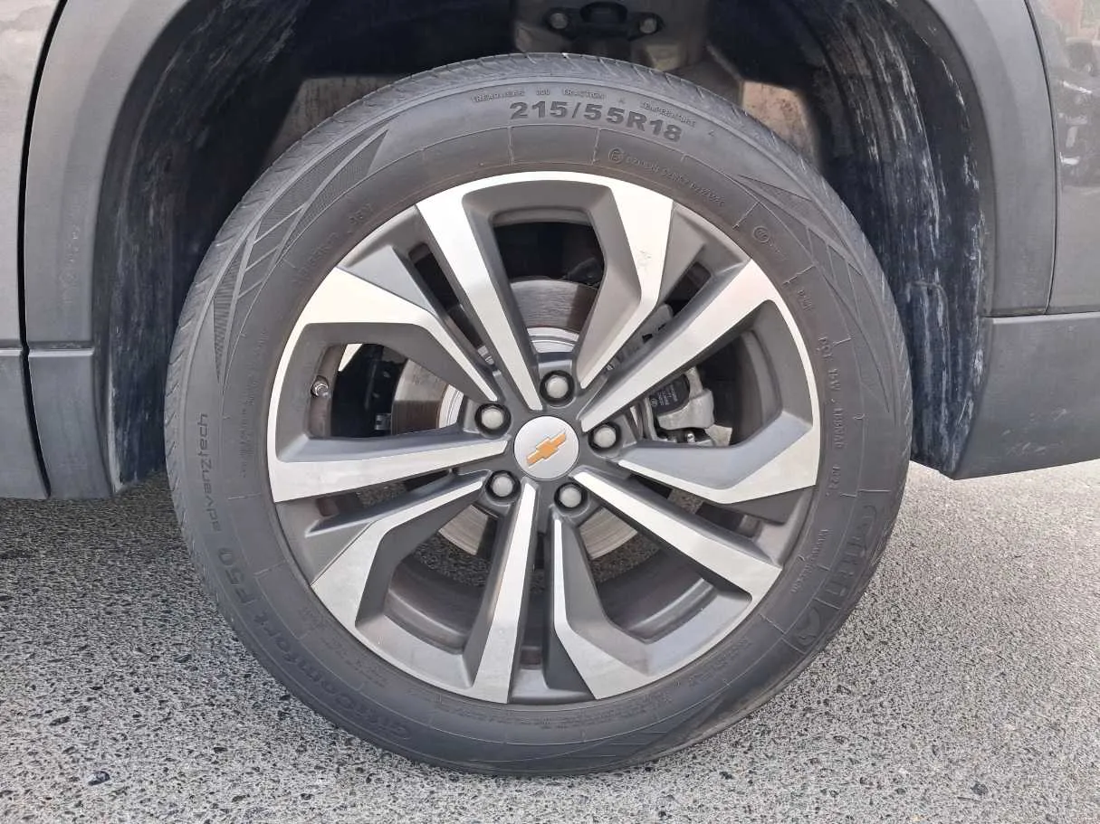 Car image 7