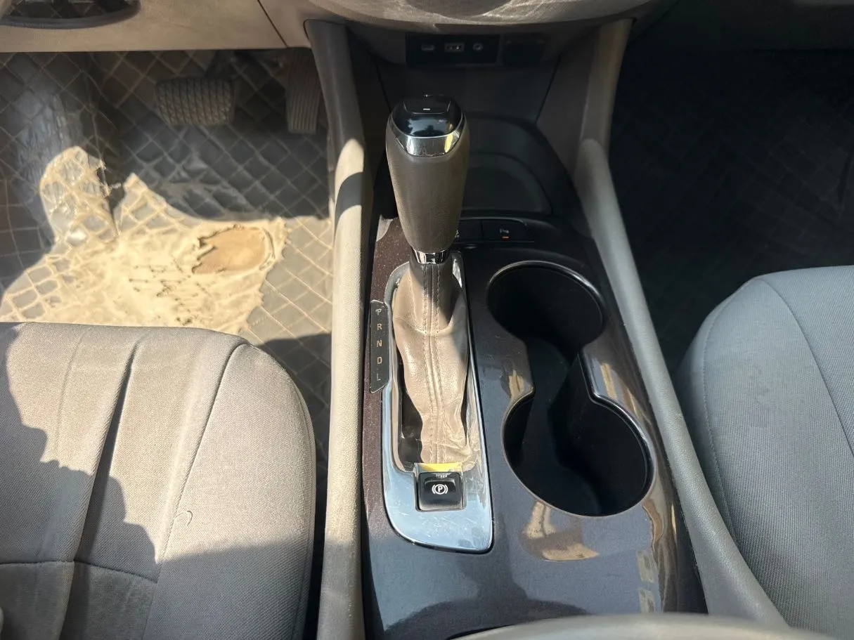 Car image 15