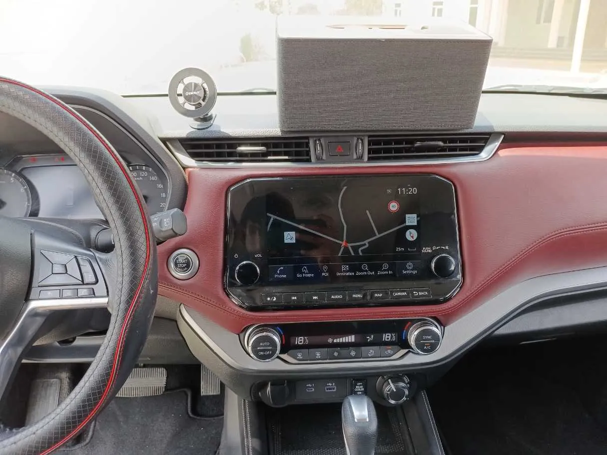 Car image 18