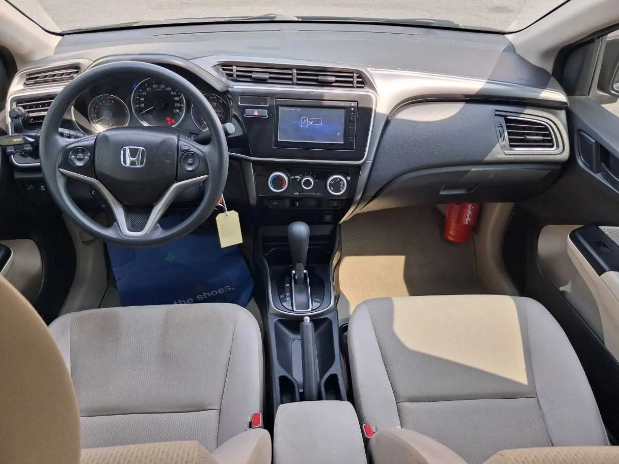 Car image 15