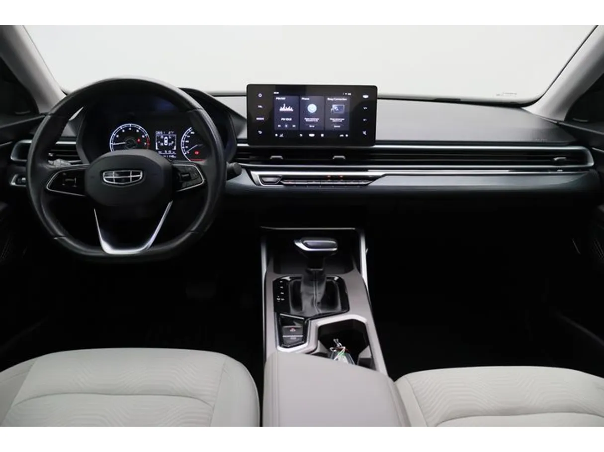 Car image 14