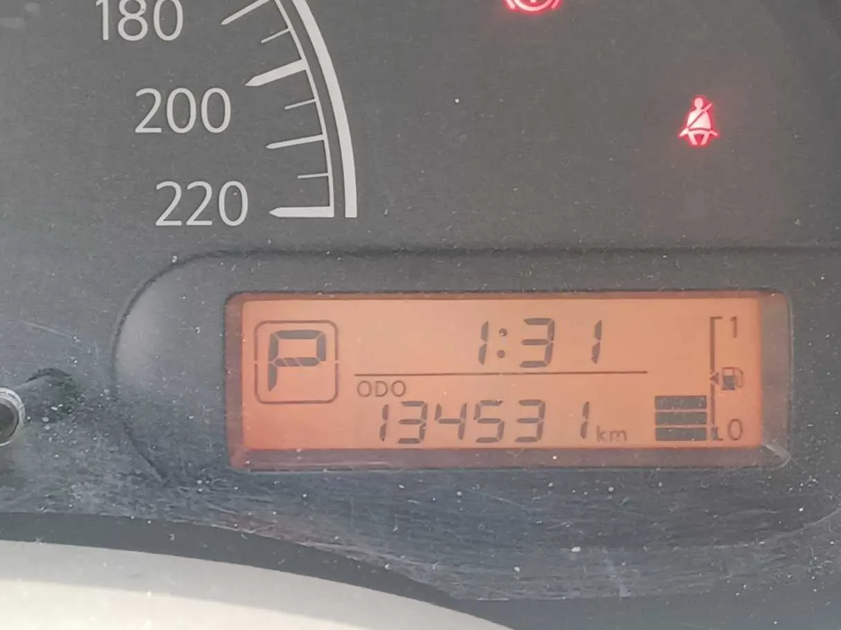 Car image 17