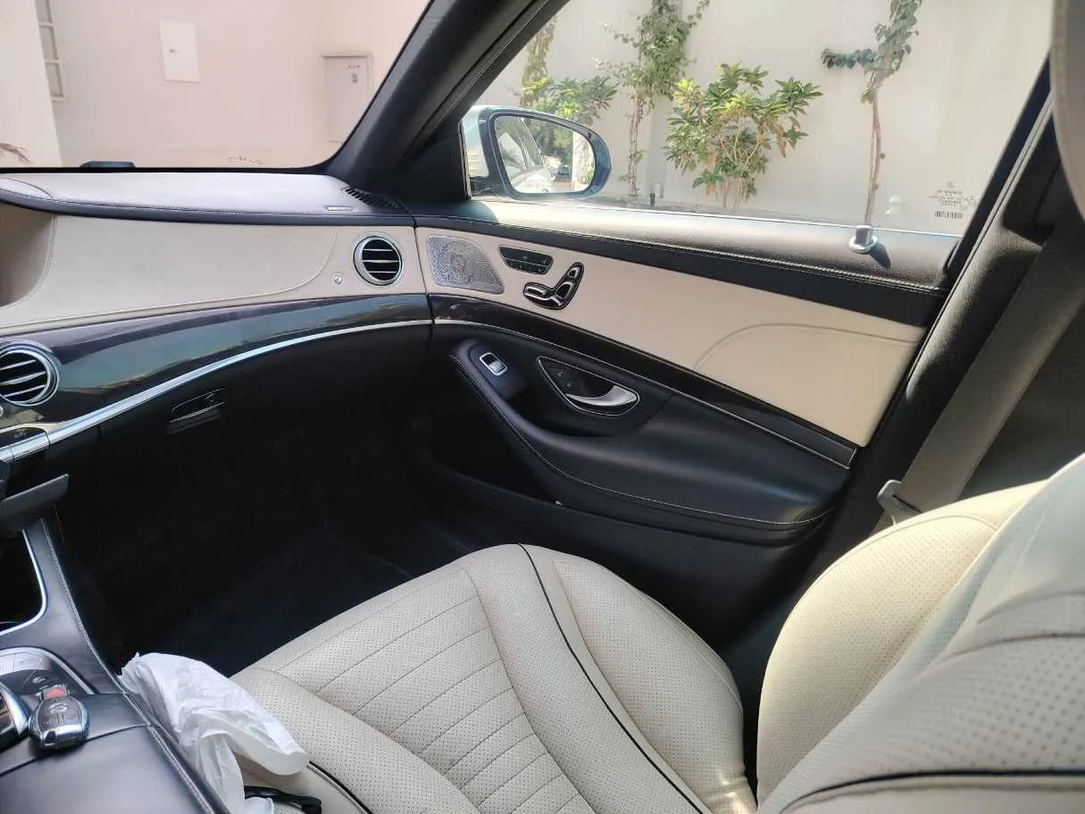 Car image 24
