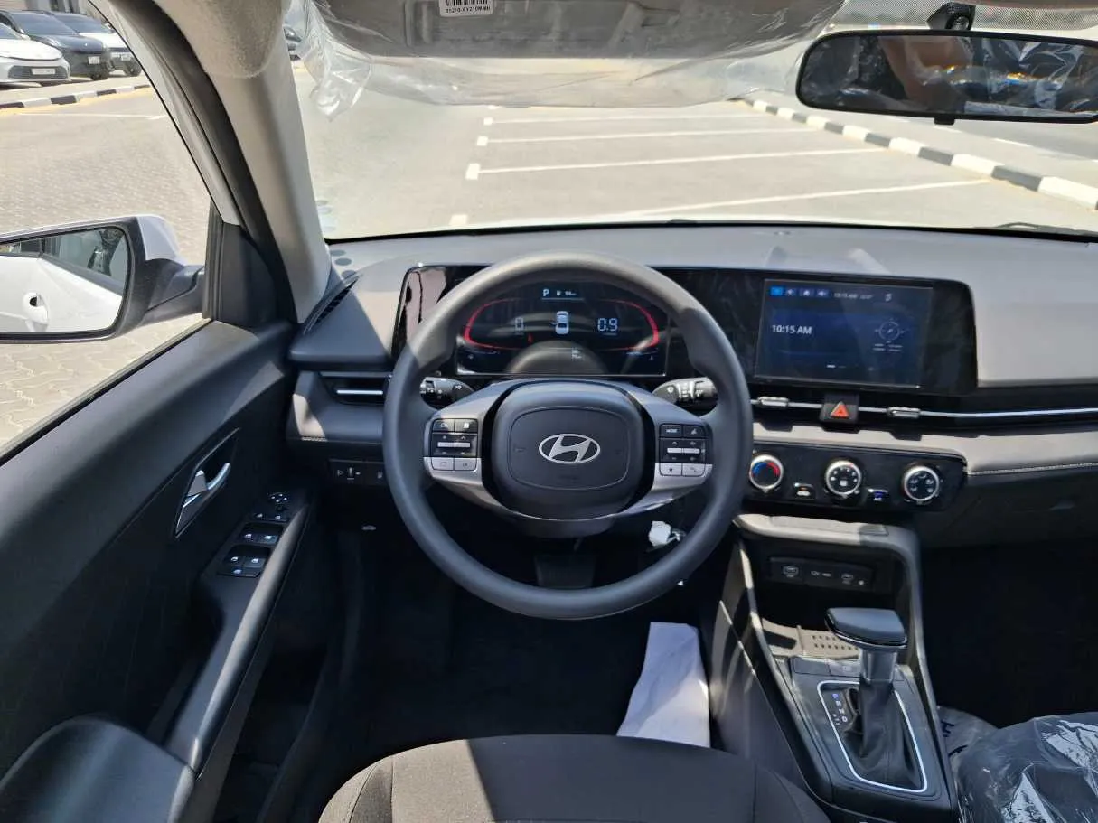 Car image 14