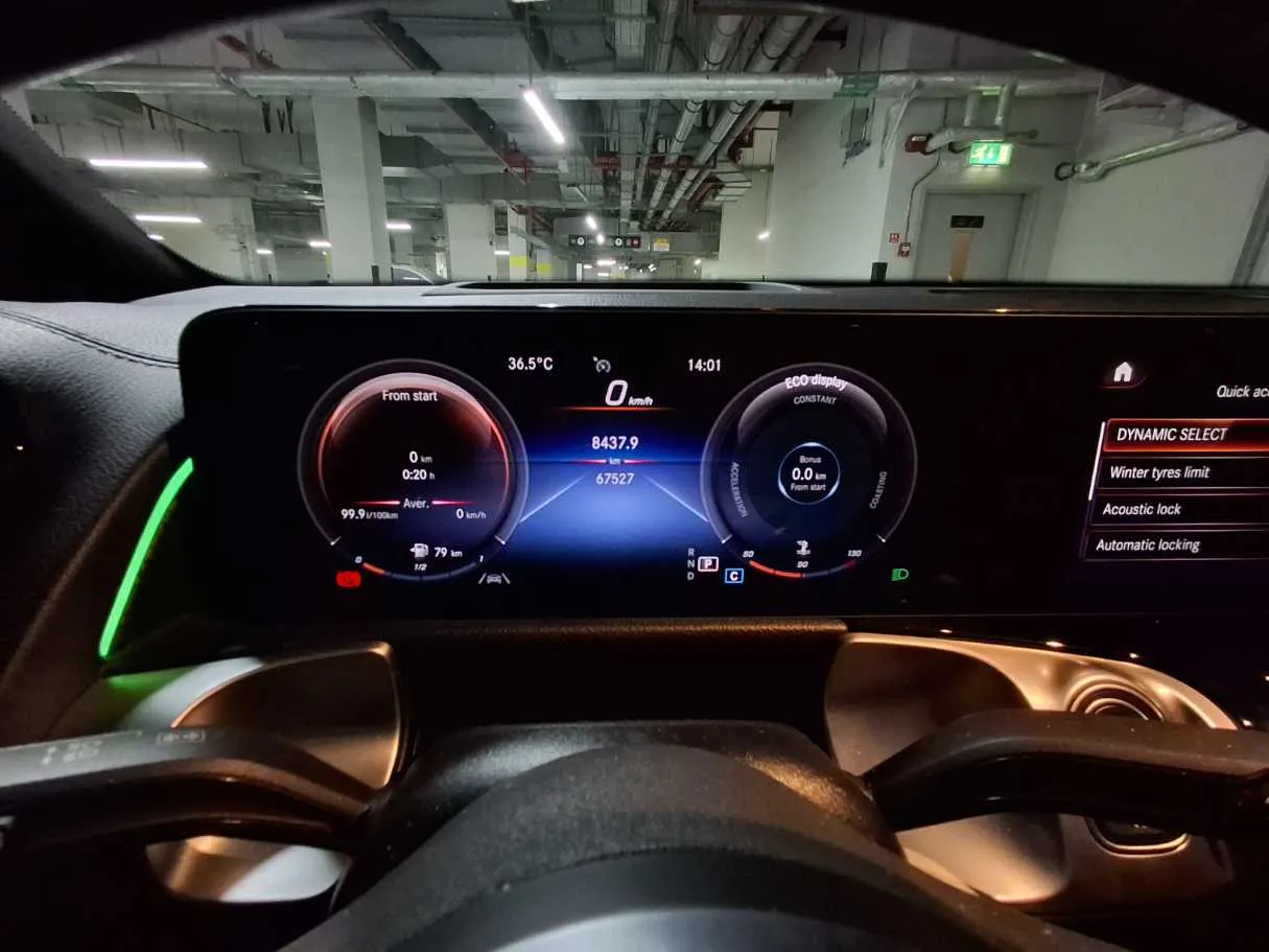 Car image 19