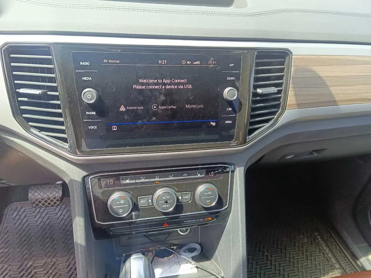 Car image 24