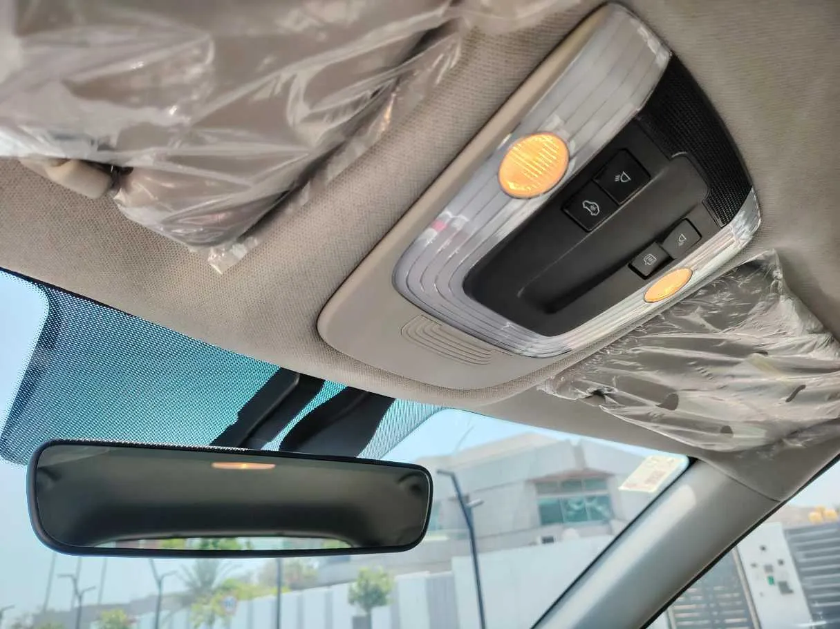 Car image 29