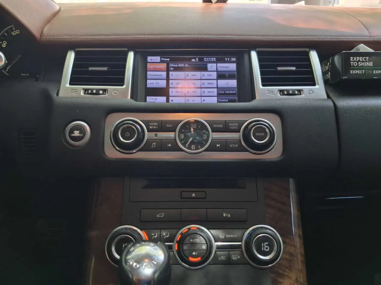 Car image 18