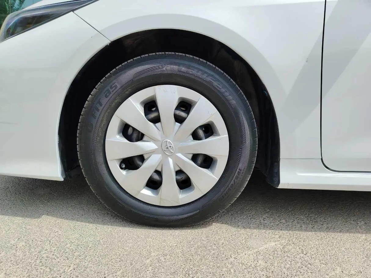 Car image 10