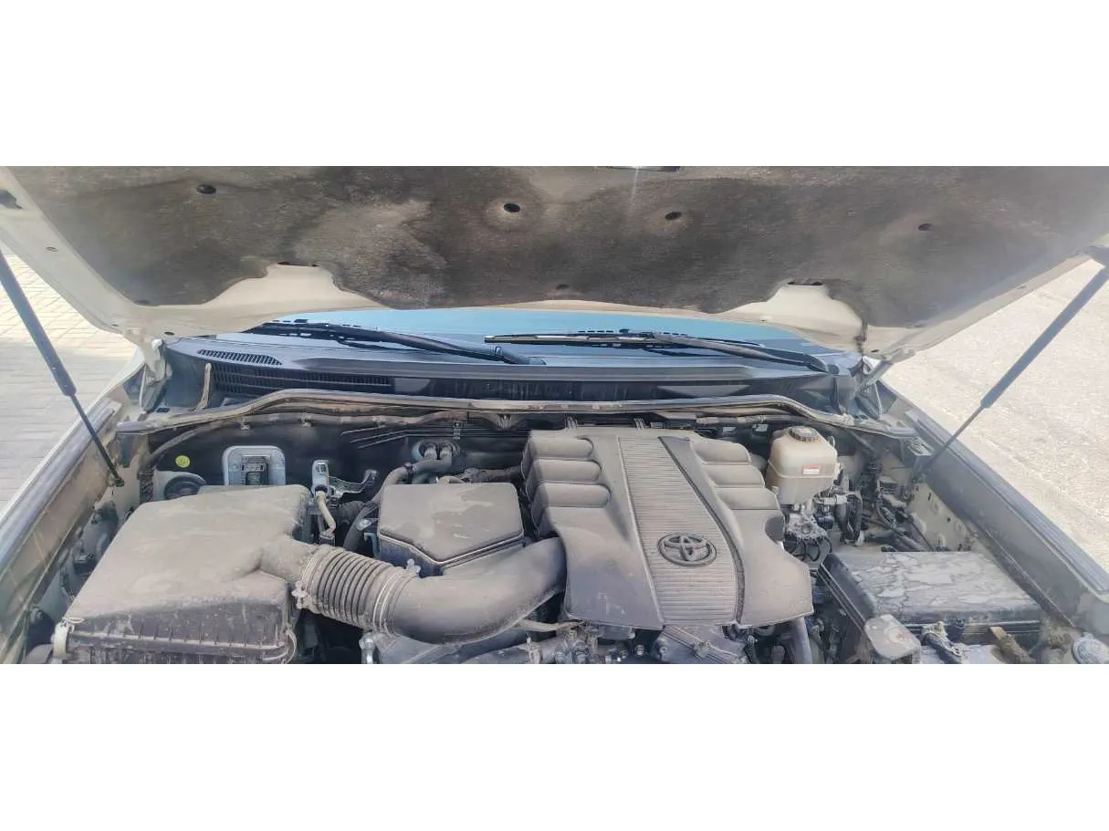 Car image 32