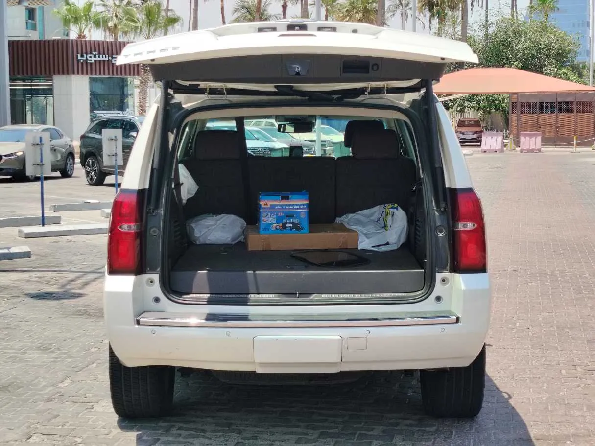 Car image 24