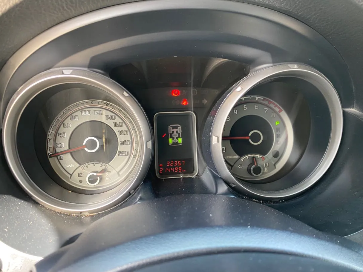 Car image 16