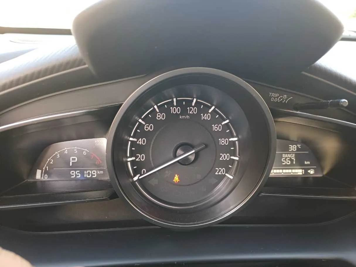 Car image 19