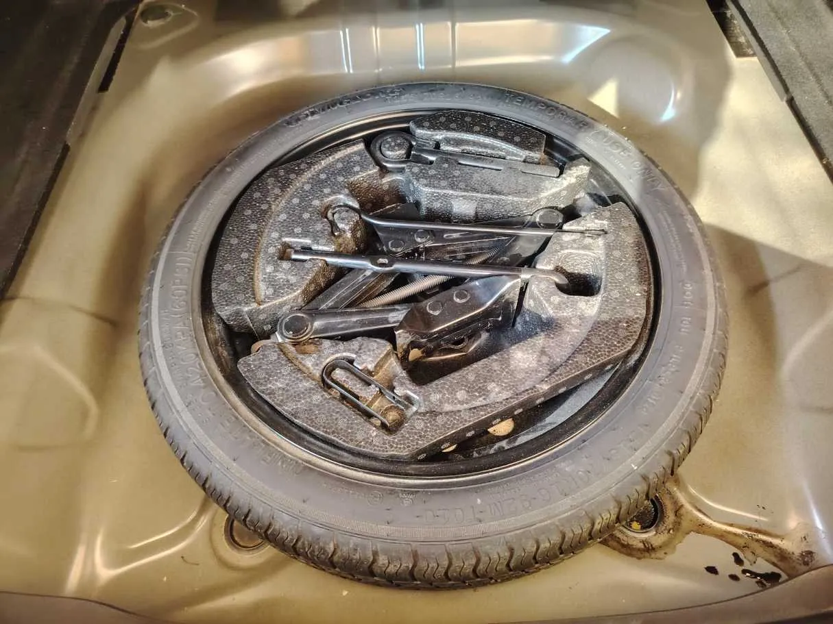 Car image 40