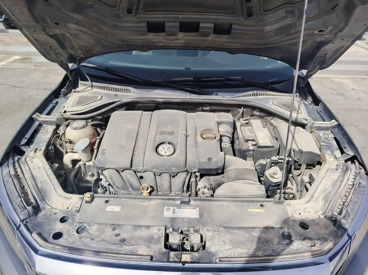 Car image 32