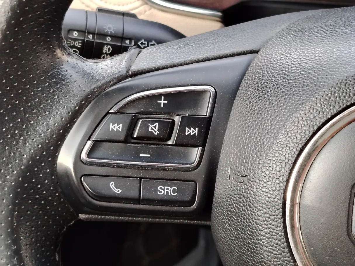 Car image 23