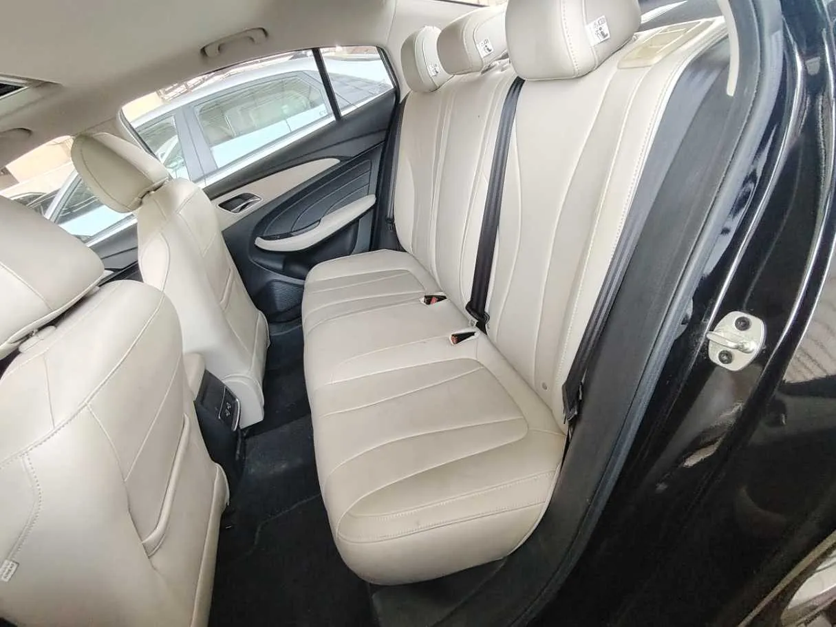 Car image 21