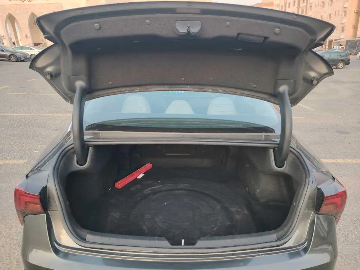 Car image 22