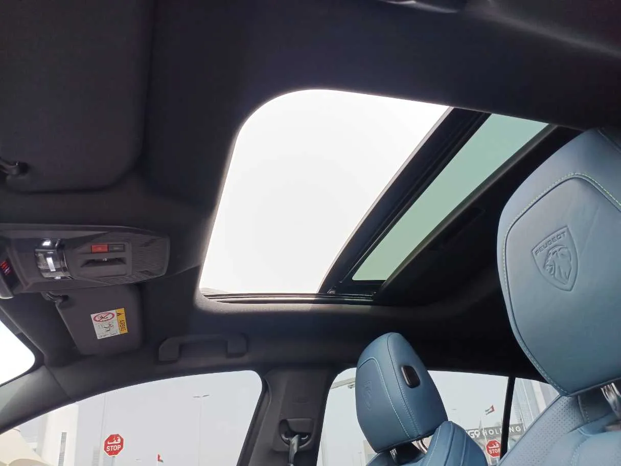 Car image 25