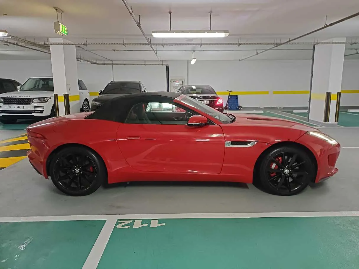 Car image 4