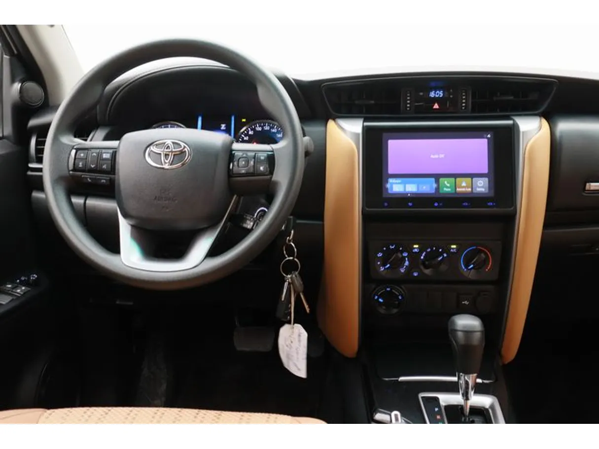 Car image 15