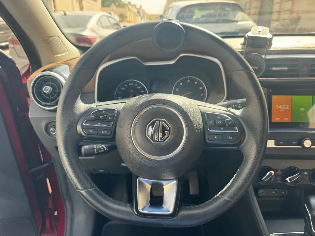 Car image 17
