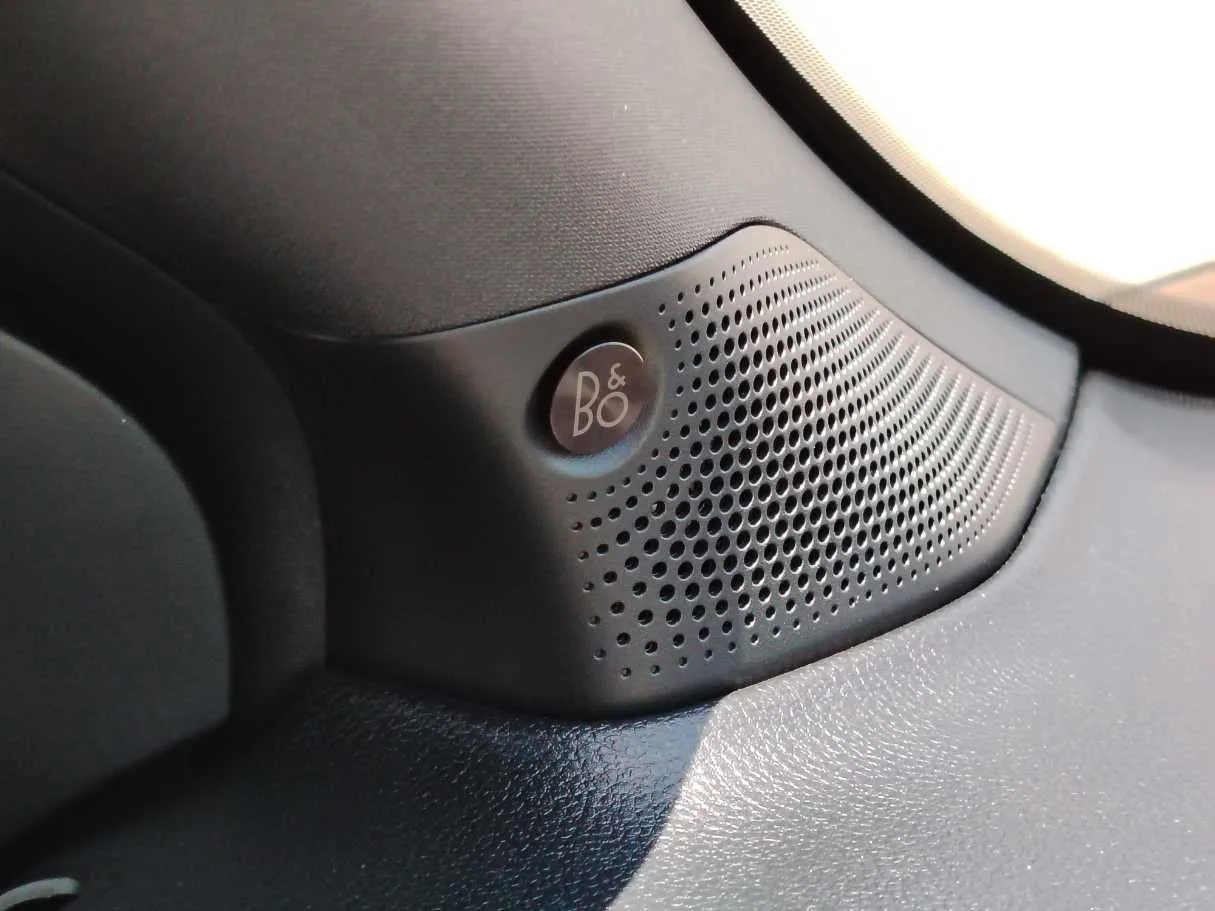 Car image 33