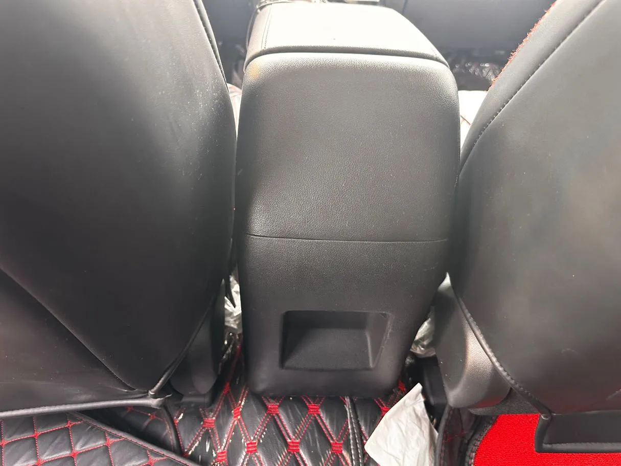 Car image 24