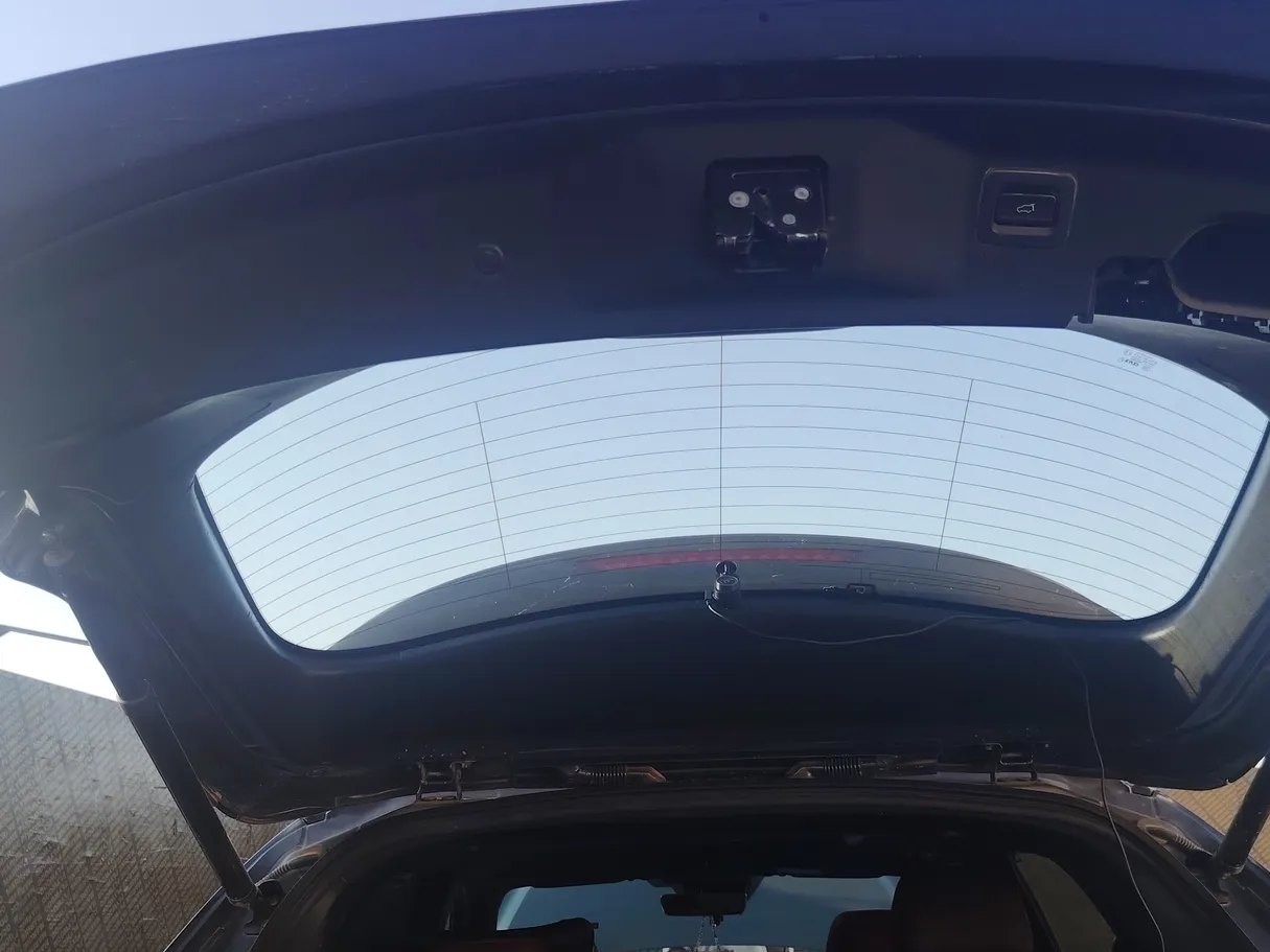 Car image 26