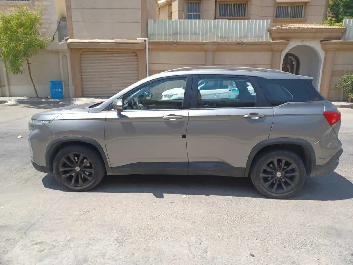 Car image 8