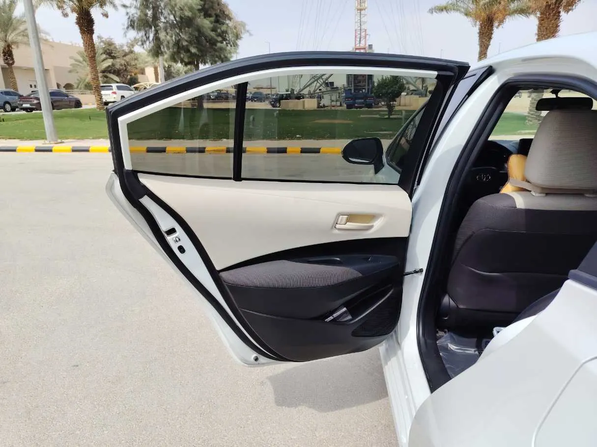 Car image 15