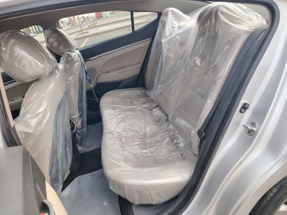 Car image 15