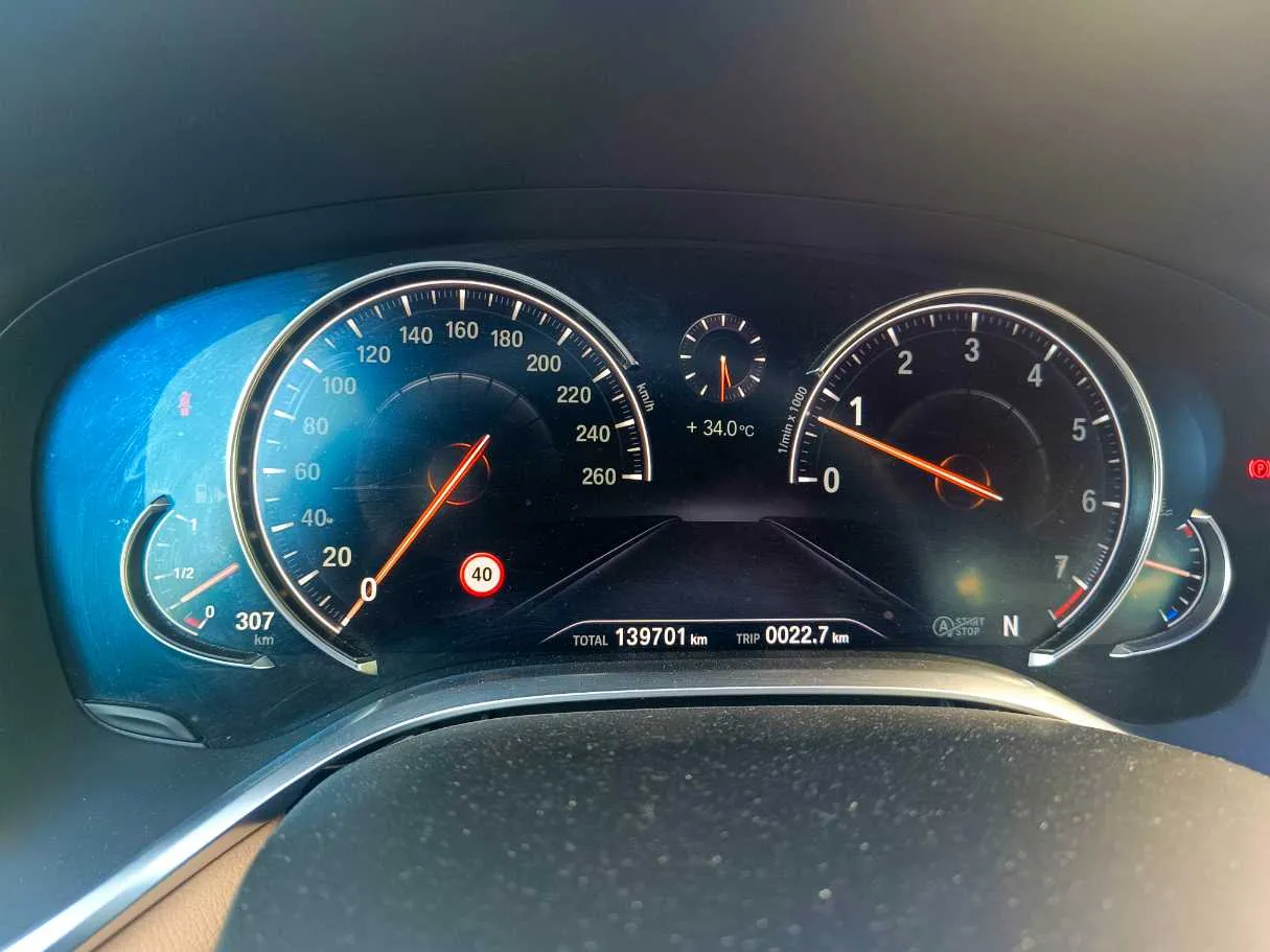 Car image 29